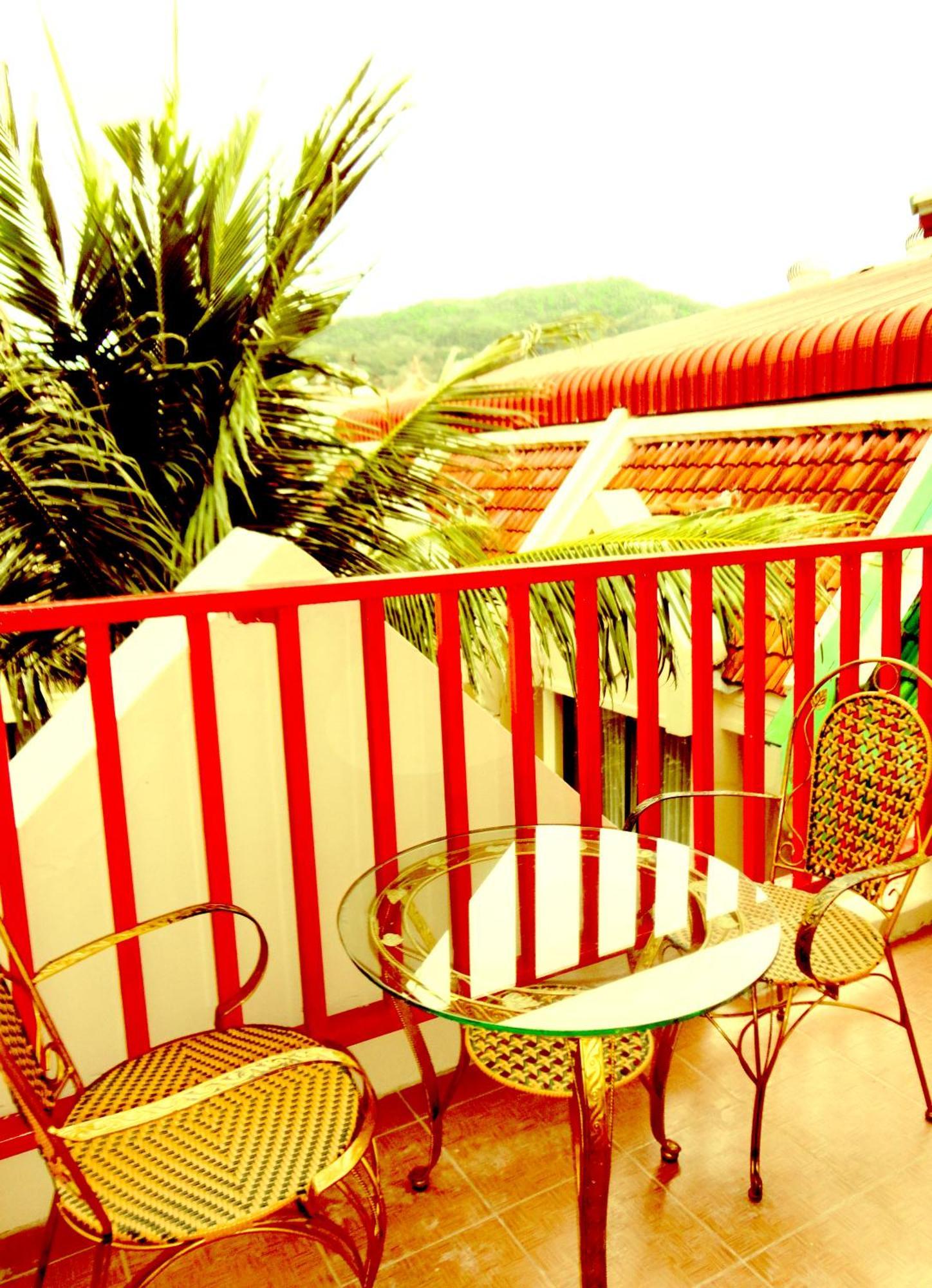 Boomerang Inn Phuket Esterno foto