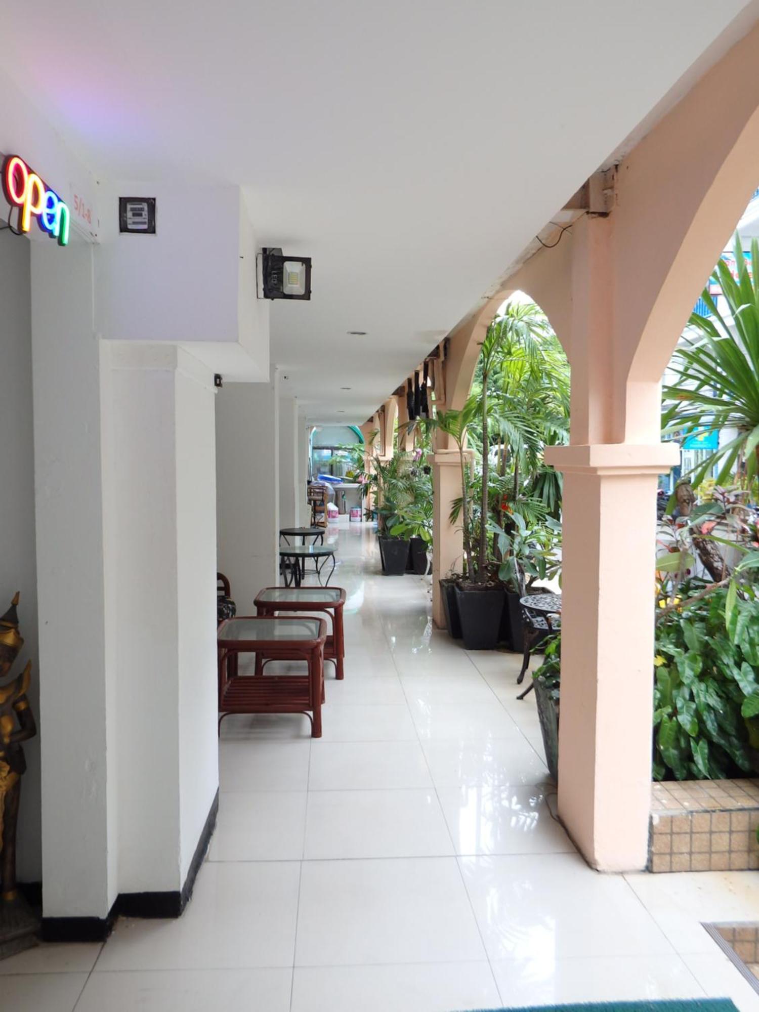 Boomerang Inn Phuket Esterno foto