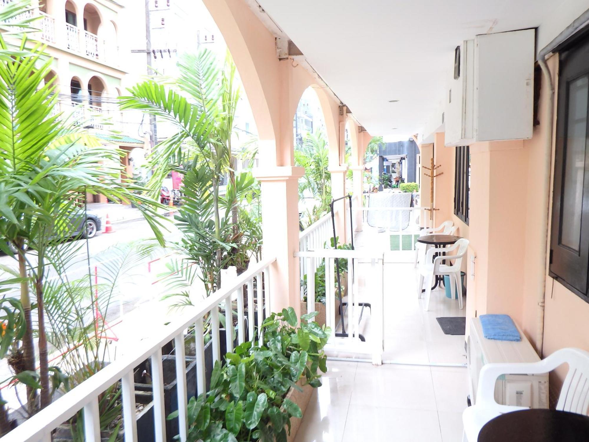 Boomerang Inn Phuket Esterno foto
