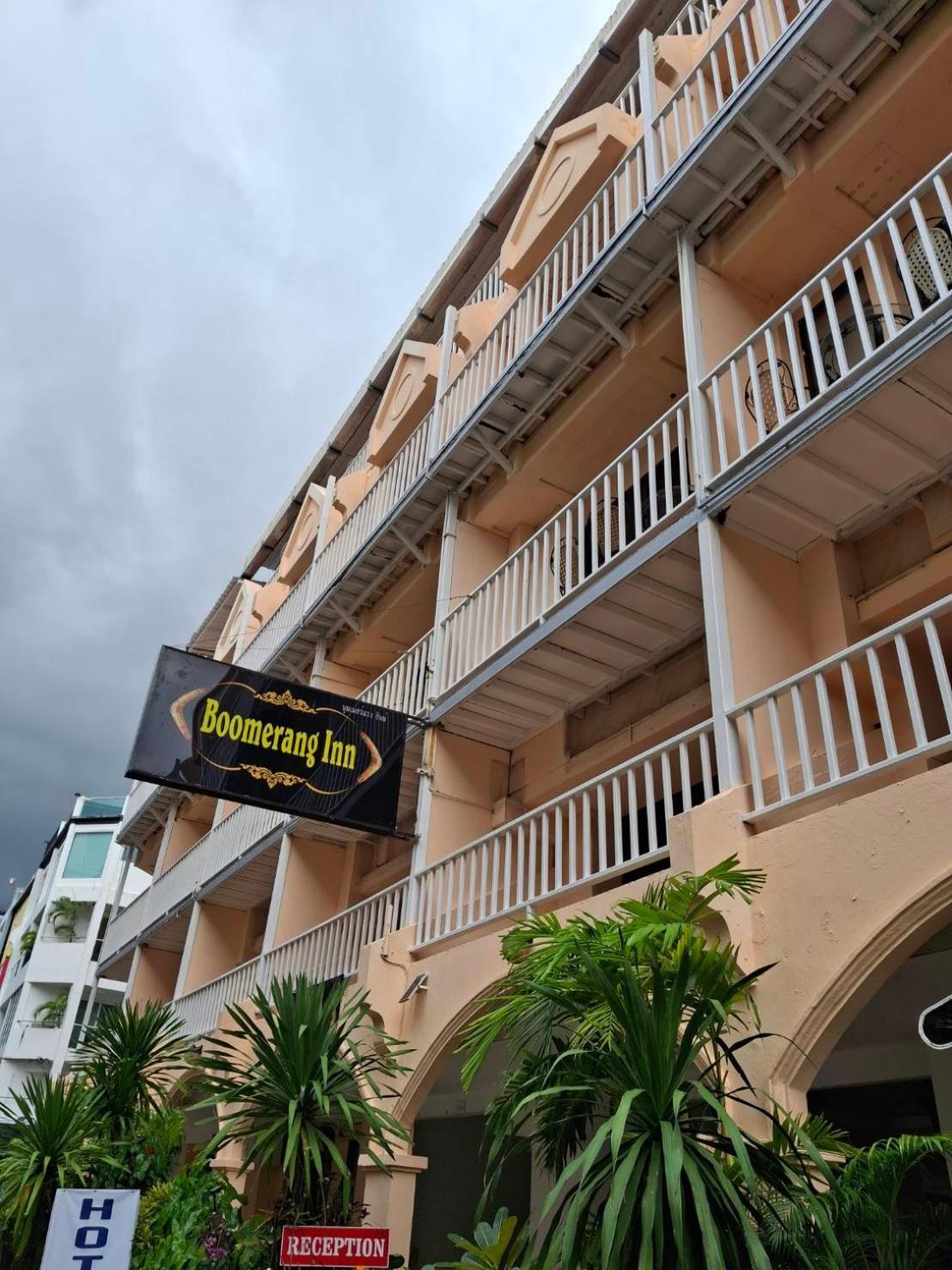 Boomerang Inn Phuket Esterno foto