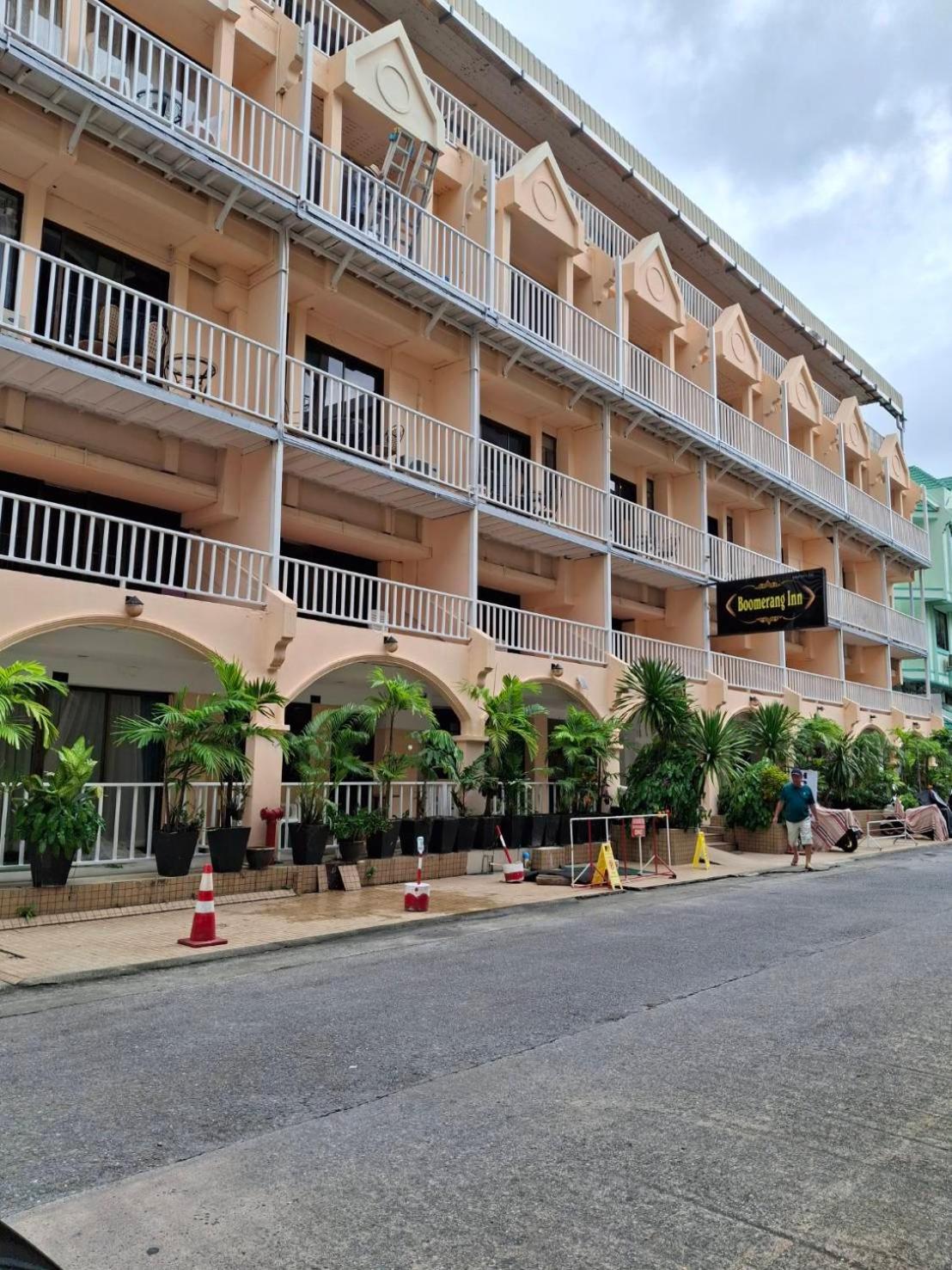 Boomerang Inn Phuket Esterno foto