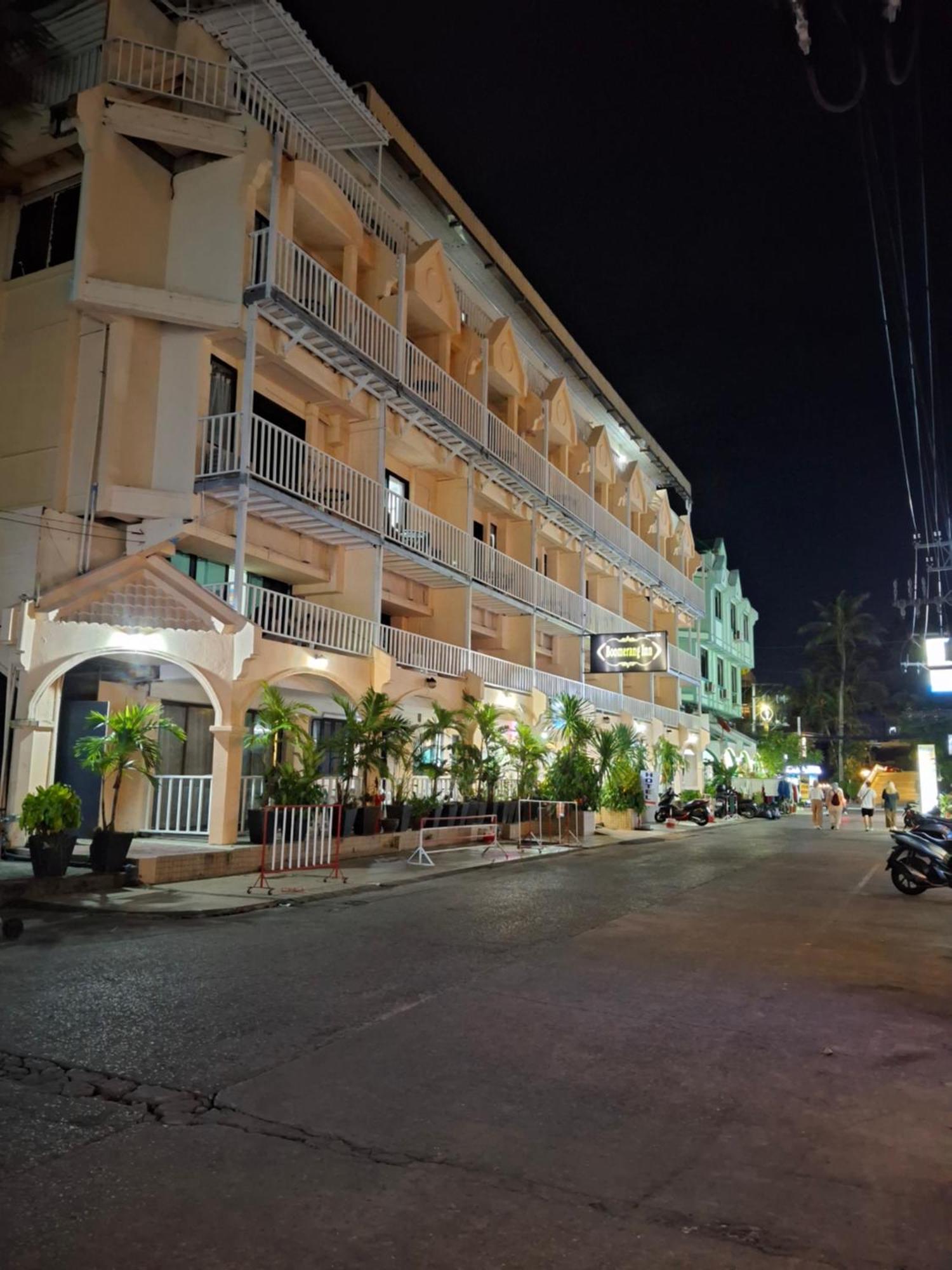 Boomerang Inn Phuket Esterno foto