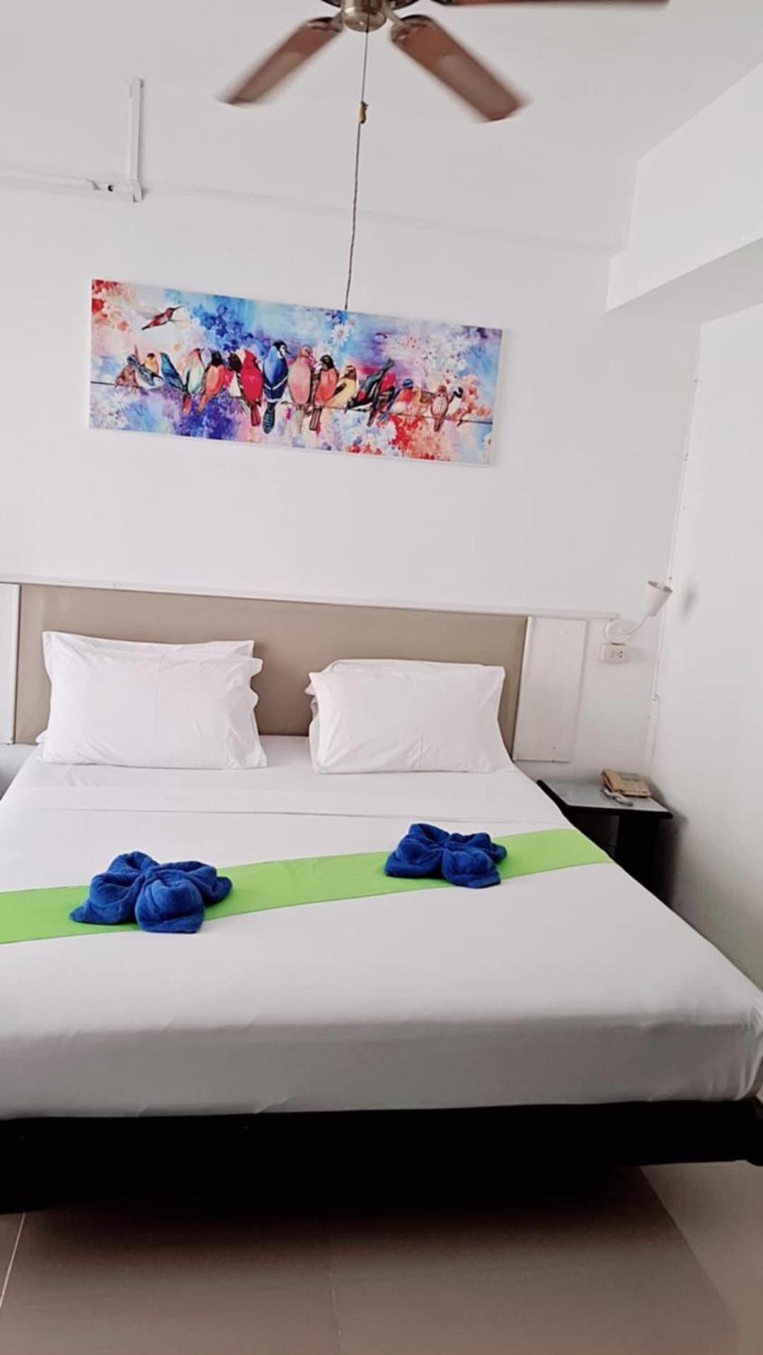 Boomerang Inn Phuket Esterno foto